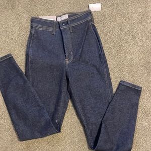 Everlane The Way-High Skinny jean size 25 color dark indigo
